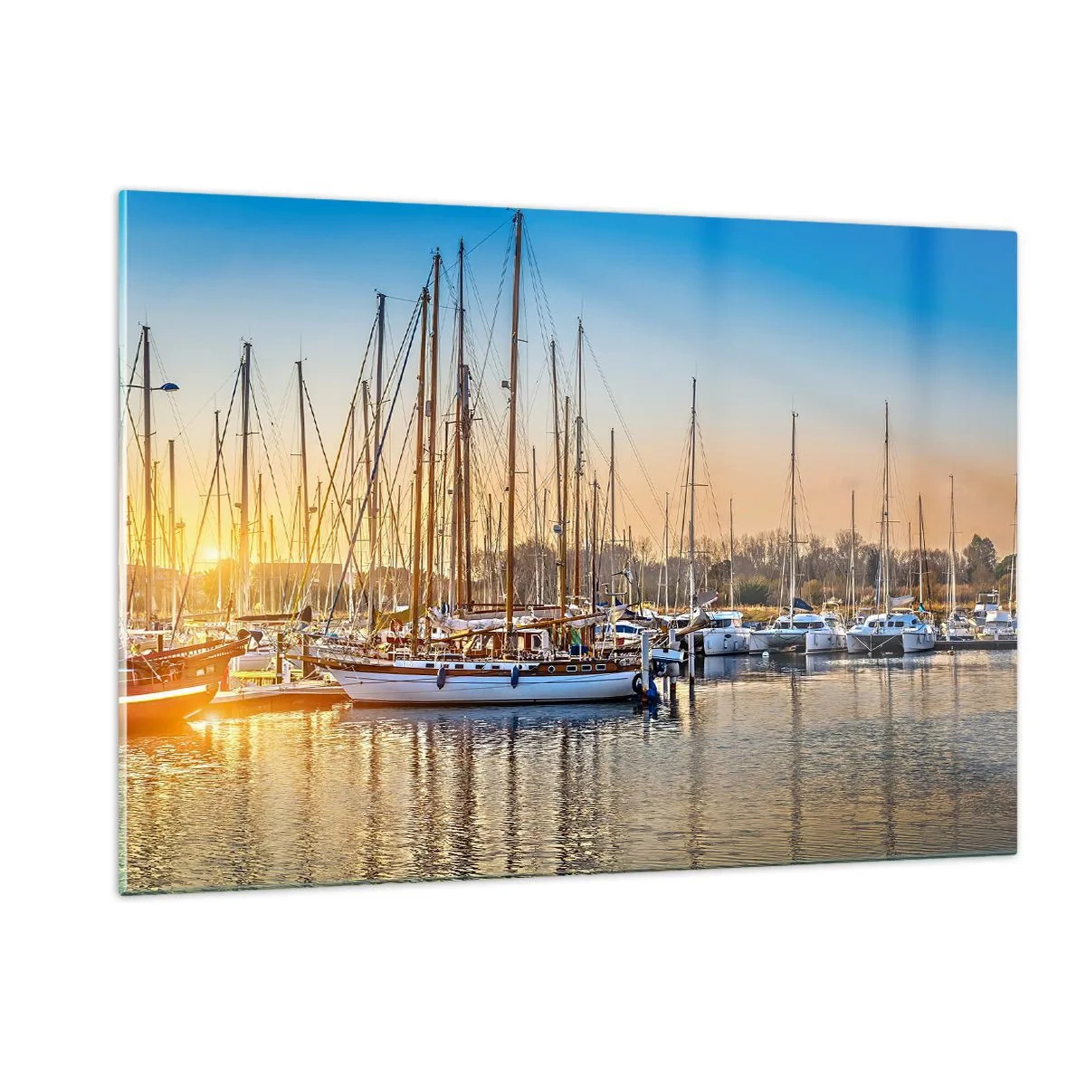 Impression sur verre - Image sur verre - Une marina pleine de voiliers à la lumière du soleil couchant - 120x80cm - Le vent aussi doit dormir - Décoration murale moderne pour le salon et la chambre ARTTOR