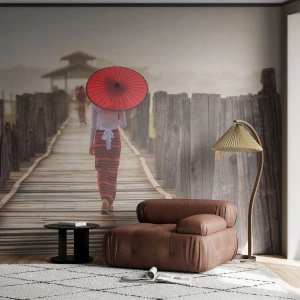 Papier Peint Photo Standard Eco - Femme avec un parapluie rouge sur un pont en bois à l'aube - 100x70cm - Sur le vieux pont - Décoration murale moderne pour le salon et la chambre ARTTOR