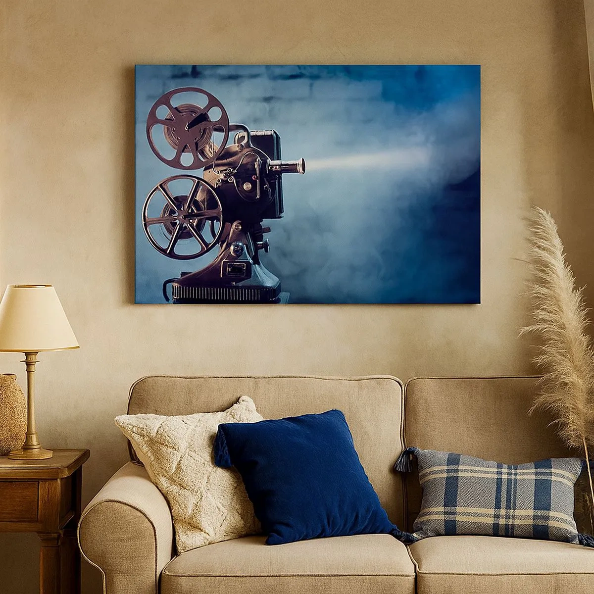 Impression sur toile - Image sur toile - Un vieux projecteur de cinéma projetant de la lumière sur un fond bleu - 70x50cm - Dans un vieux cinéma - Décoration murale moderne pour le salon et la chambre ARTTOR