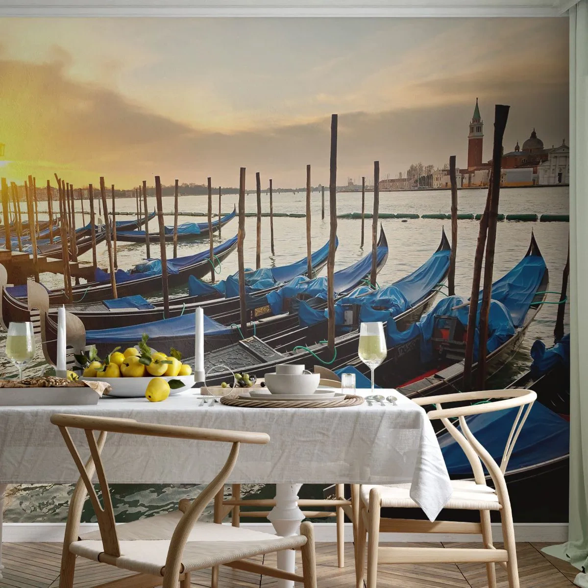 Papier Peint Photo Premium Sand - Gondoles à Venise au coucher du soleil - 100x70cm - Avant que le vacarme n'arrive - Décoration murale moderne pour le salon et la chambre ARTTOR