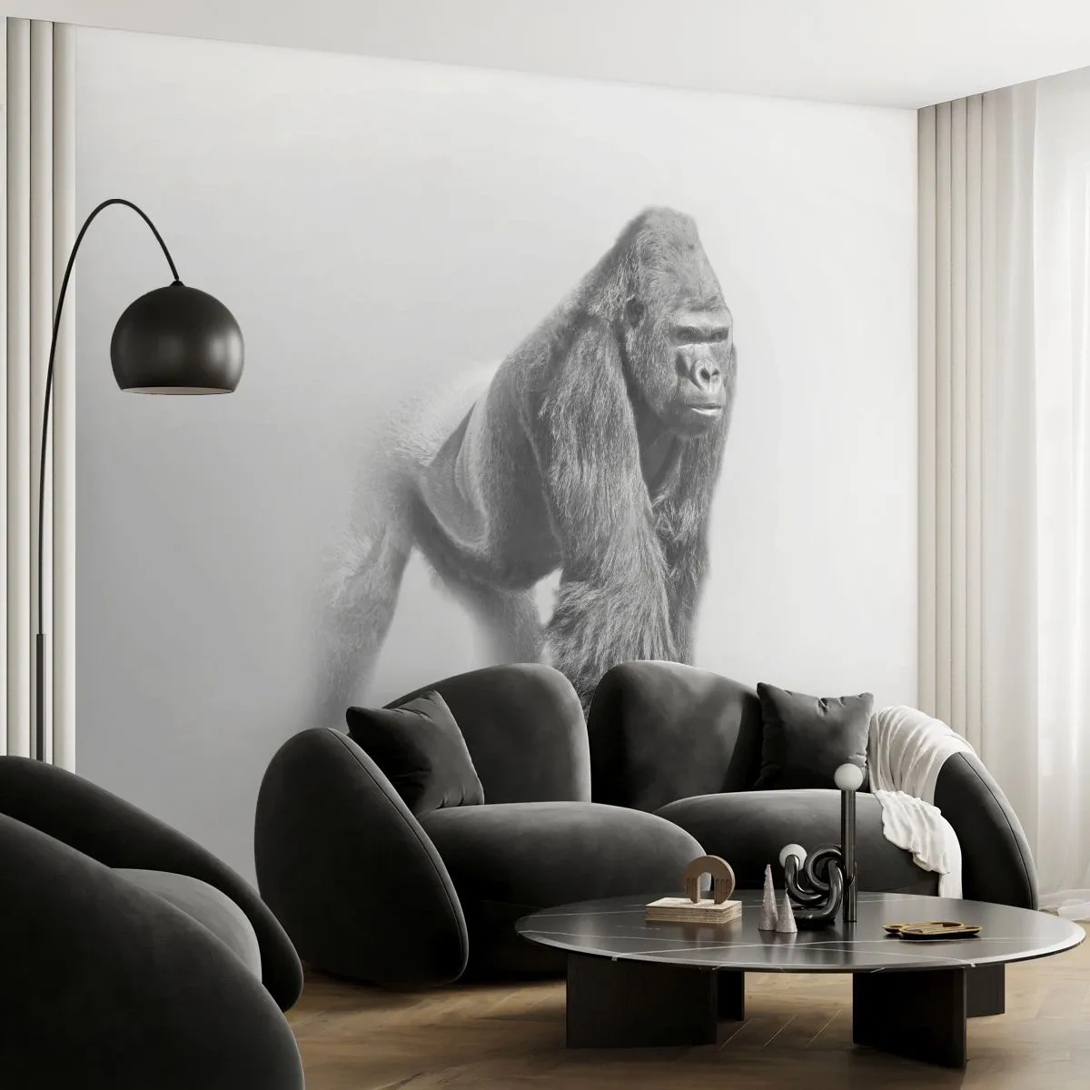 Papier Peint Photo Premium Sand - Portrait noir et blanc d'un gorille majestueux sur fond clair - 100x70cm - Confiant en sa force - Décoration murale moderne pour le salon et la chambre ARTTOR