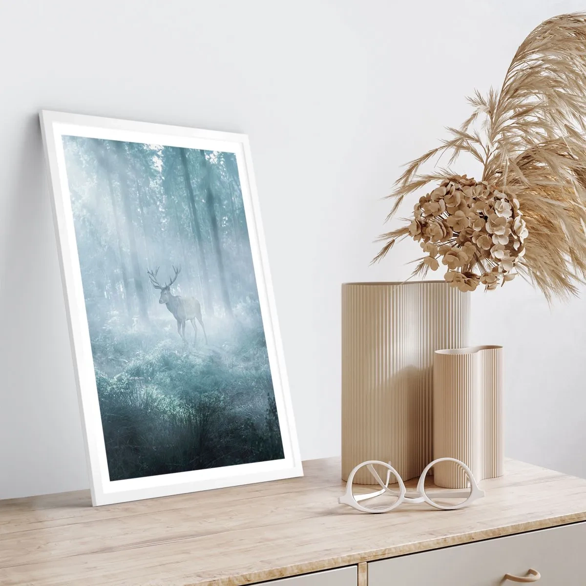 Affiche dans un cadre blanc - Poster - Visite matinale du domaine - 50x70 cm