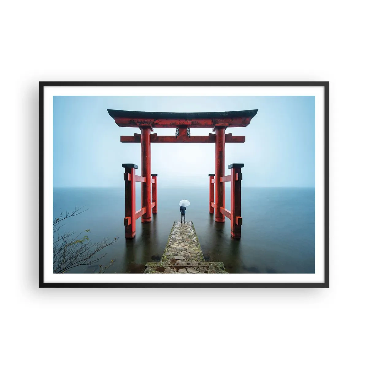 Affiche dans un cadre noir - Poster - Un portail torii surplombant un lac tranquille au Japon - 100x70cm - Rêverie japonnaise - Décoration murale moderne pour le salon et la chambre ARTTOR