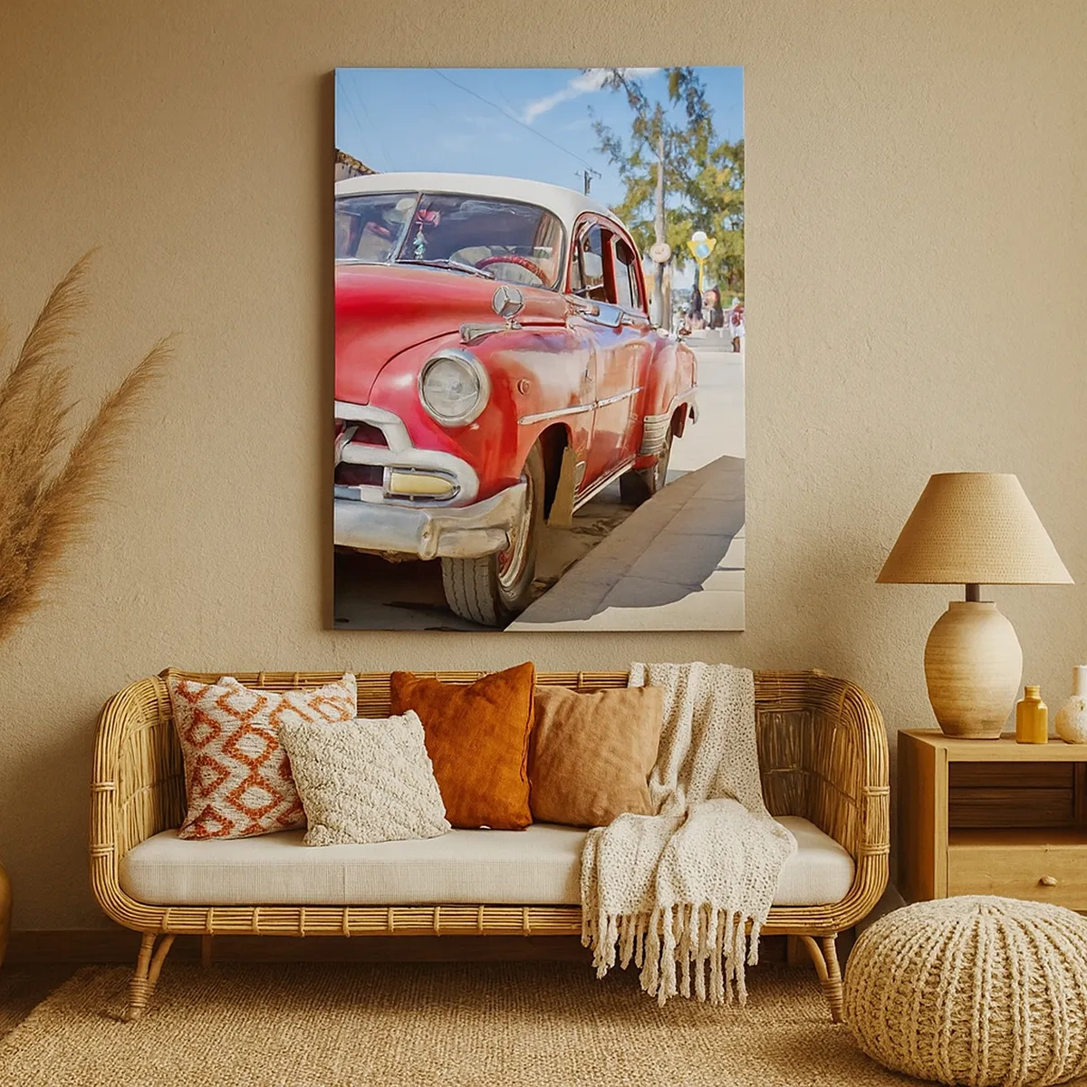 Impression sur toile - Image sur toile - Une voiture classique rouge garée dans la rue par une journée ensoleillée - 50x70cm - Seulement à Cuba - Décoration murale moderne pour le salon et la chambre ARTTOR