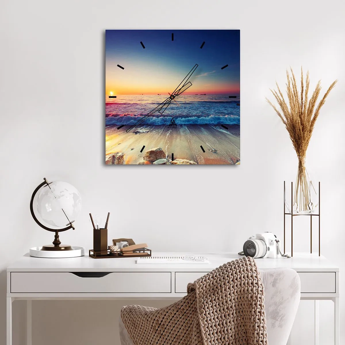 Horloge murale - Pendule murale - Coucher de soleil sur une mer calme avec des vagues - 30x30cm - Mais quel horizon ? - Décoration murale moderne pour le salon et la chambre ARTTOR