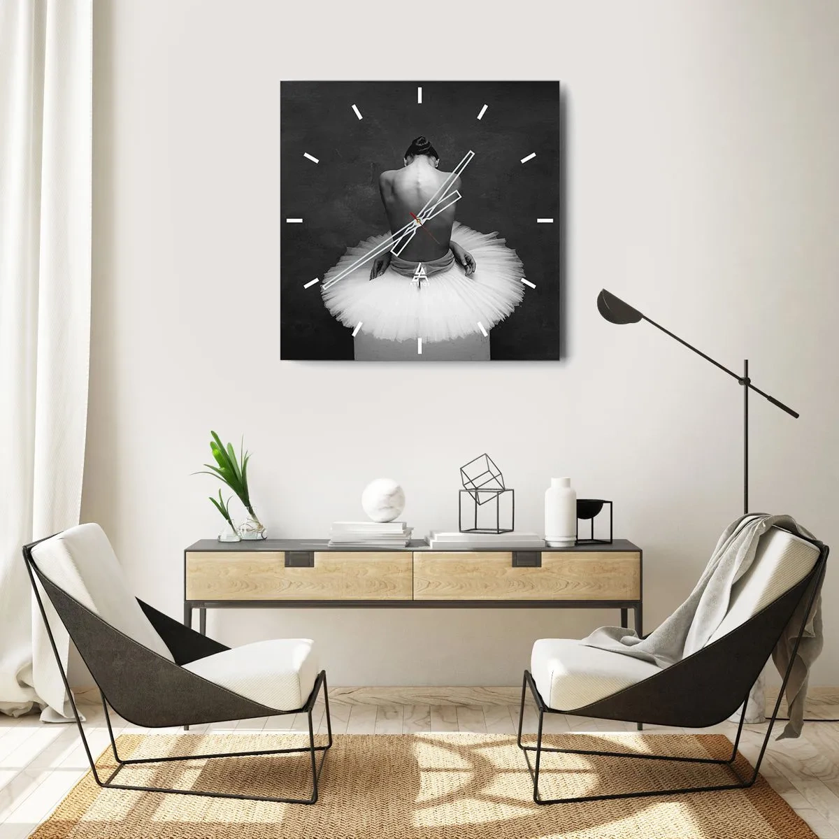 Horloge murale - Pendule murale - Une danseuse de ballet dans une pose classique sur un fond sombre. - 30x30cm - C'est justement en train de fleurir - Décoration murale moderne pour le salon et la chambre ARTTOR