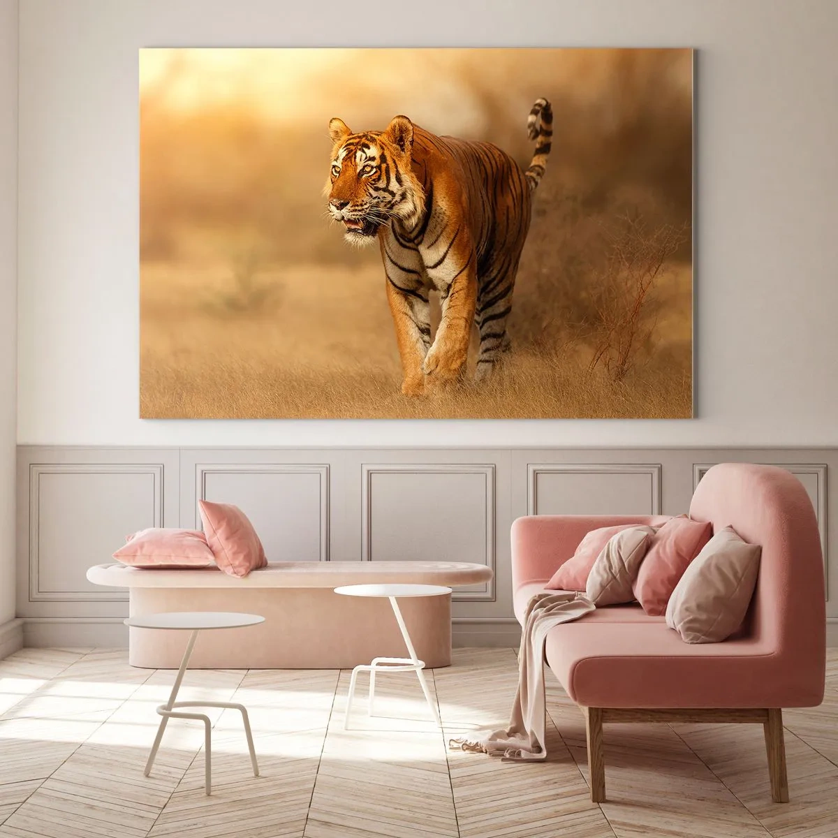 Impression sur verre - Image sur verre - Tigre dans une lumière dorée sur fond de savane sèche - 70x50cm - Avant l'attaque - Décoration murale moderne pour le salon et la chambre ARTTOR
