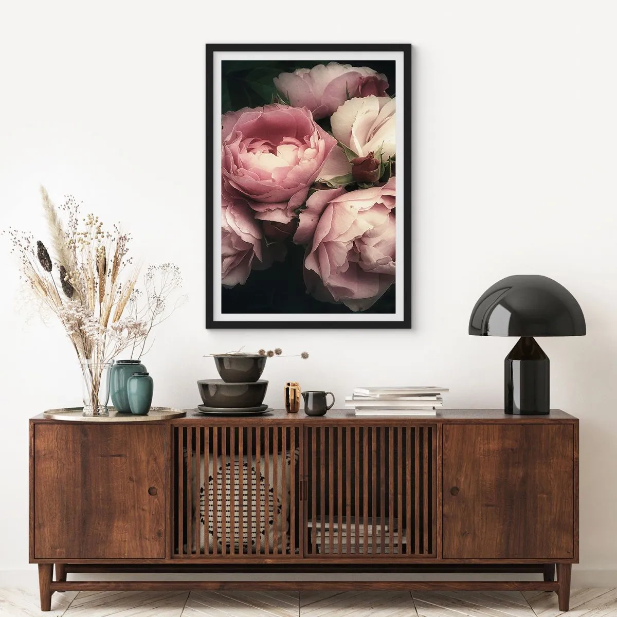Affiche dans un cadre noir - Poster - Pivoines roses dans un arrangement élégant et classique - 50x70cm - Le charme de la belle époque - Décoration murale moderne pour le salon et la chambre ARTTOR