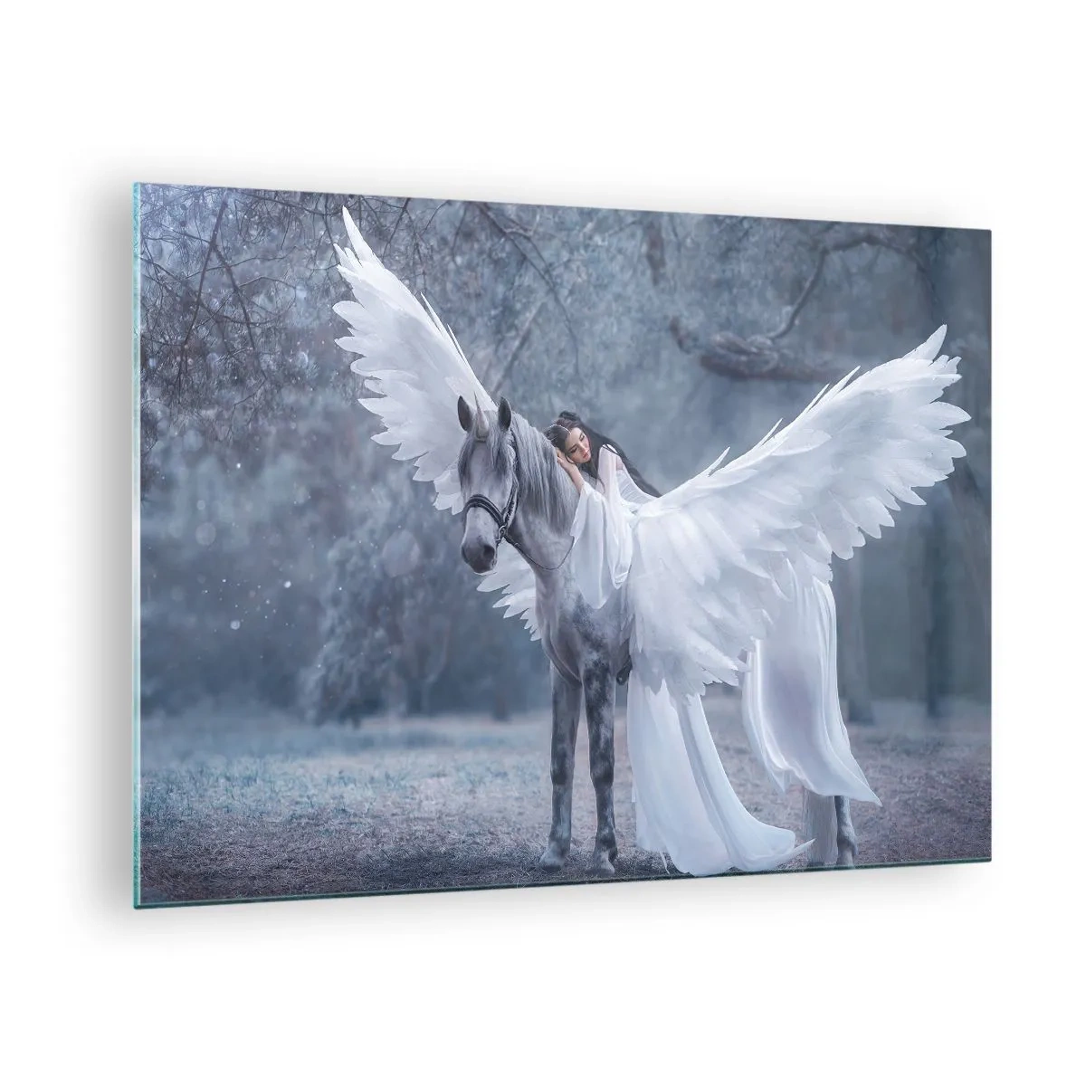 Impression sur verre - Image sur verre - Pégase aux ailes blanches et une femme en robe dans une forêt mystique - 70x50cm - Un moment inspiré - Décoration murale moderne pour le salon et la chambre ARTTOR