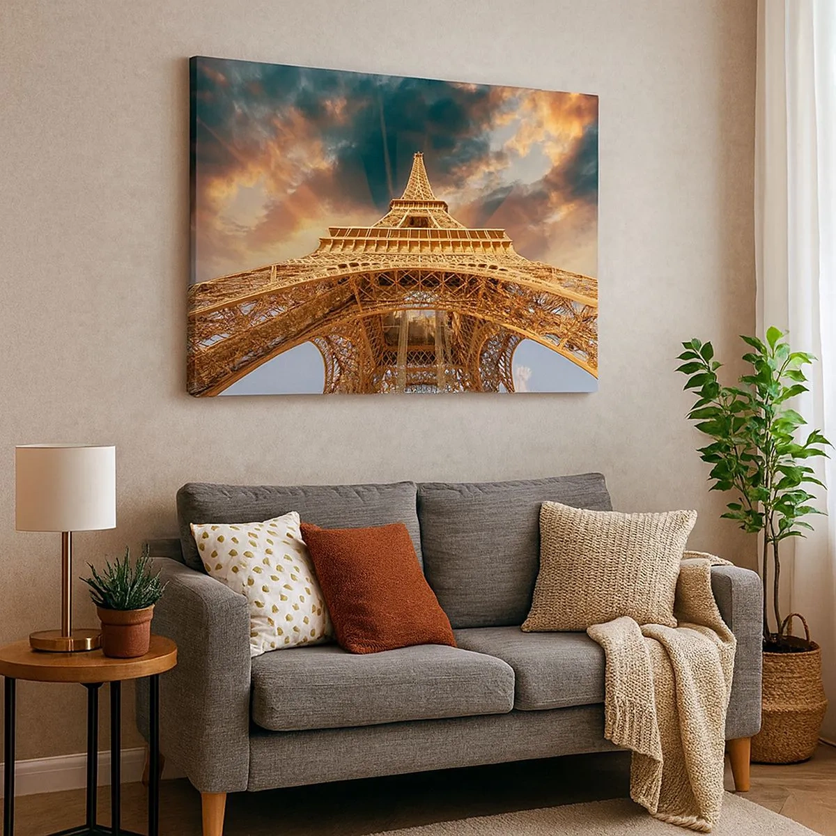 Impression sur toile - Image sur toile - La Tour Eiffel vue d'en bas sur fond de soleil couchant - 70x50cm - Comment l'humanité a atteint le ciel - Décoration murale moderne pour le salon et la chambre ARTTOR
