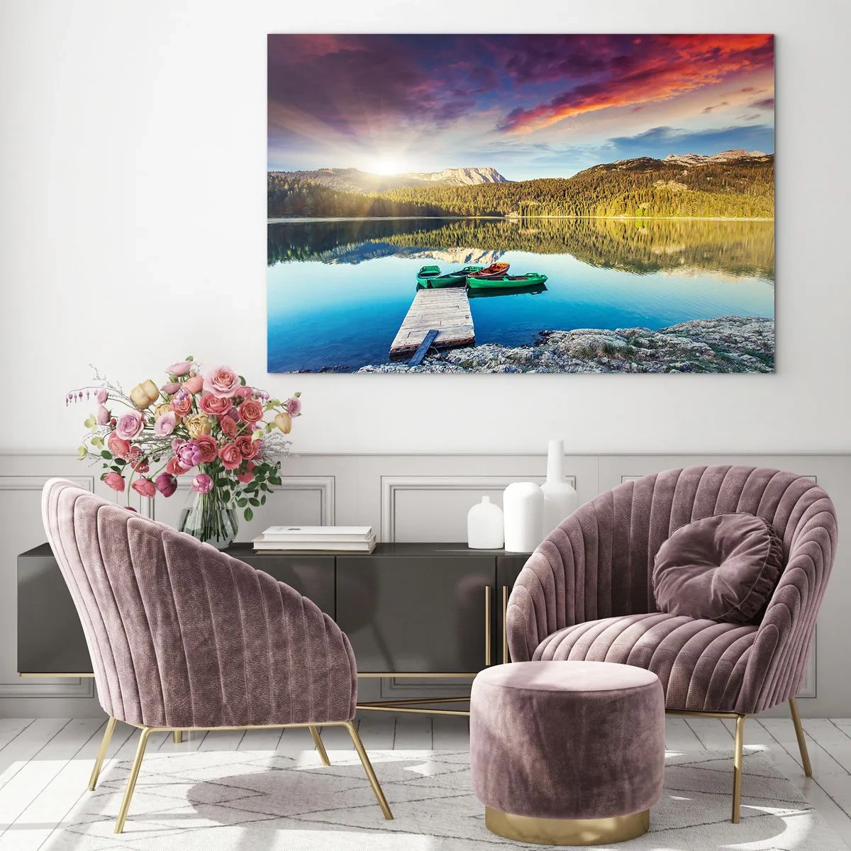 Impression sur verre - Image sur verre - Un lac pittoresque avec une jetée en bois et des bateaux au coucher du soleil - 70x50cm - Aussi lisse qu'un miroir au-dessus de l'eau - Décoration murale moderne pour le salon et la chambre ARTTOR