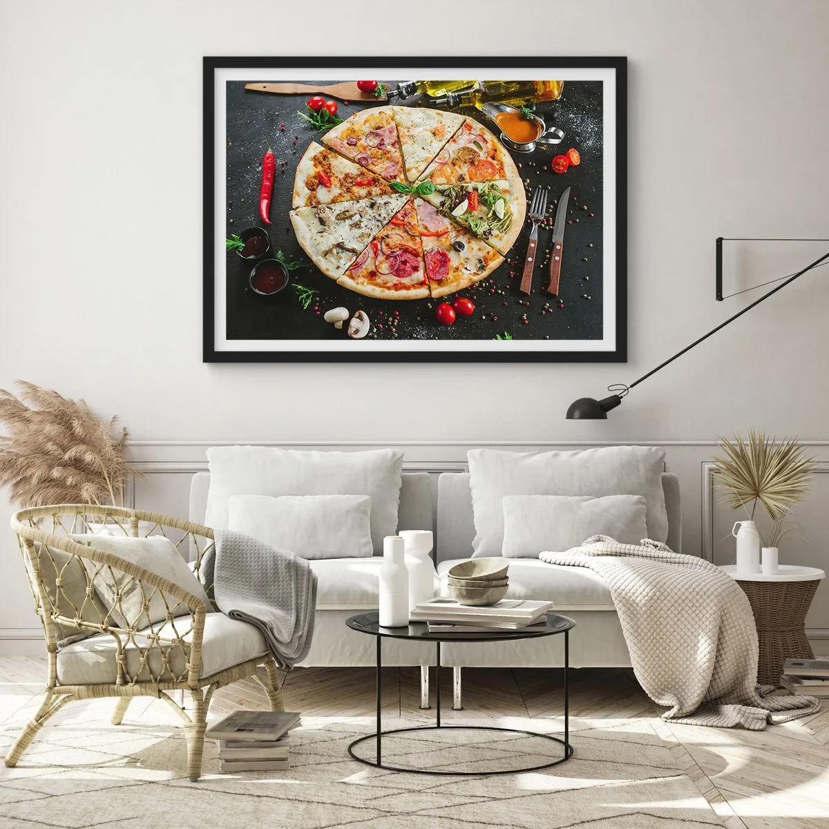 Affiche dans un cadre noir - Poster - Pizza aux saveurs variées avec un fond de garnitures - 70x50cm - Une gamme de saveurs - Décoration murale moderne pour le salon et la chambre ARTTOR