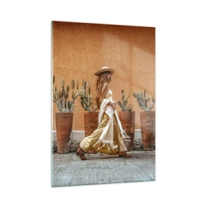 Impression sur verre - Image sur verre - Une femme de style bohème marchant devant des pots de cactus. - 50x70cm - Style hippie - Décoration murale moderne pour le salon et la chambre ARTTOR