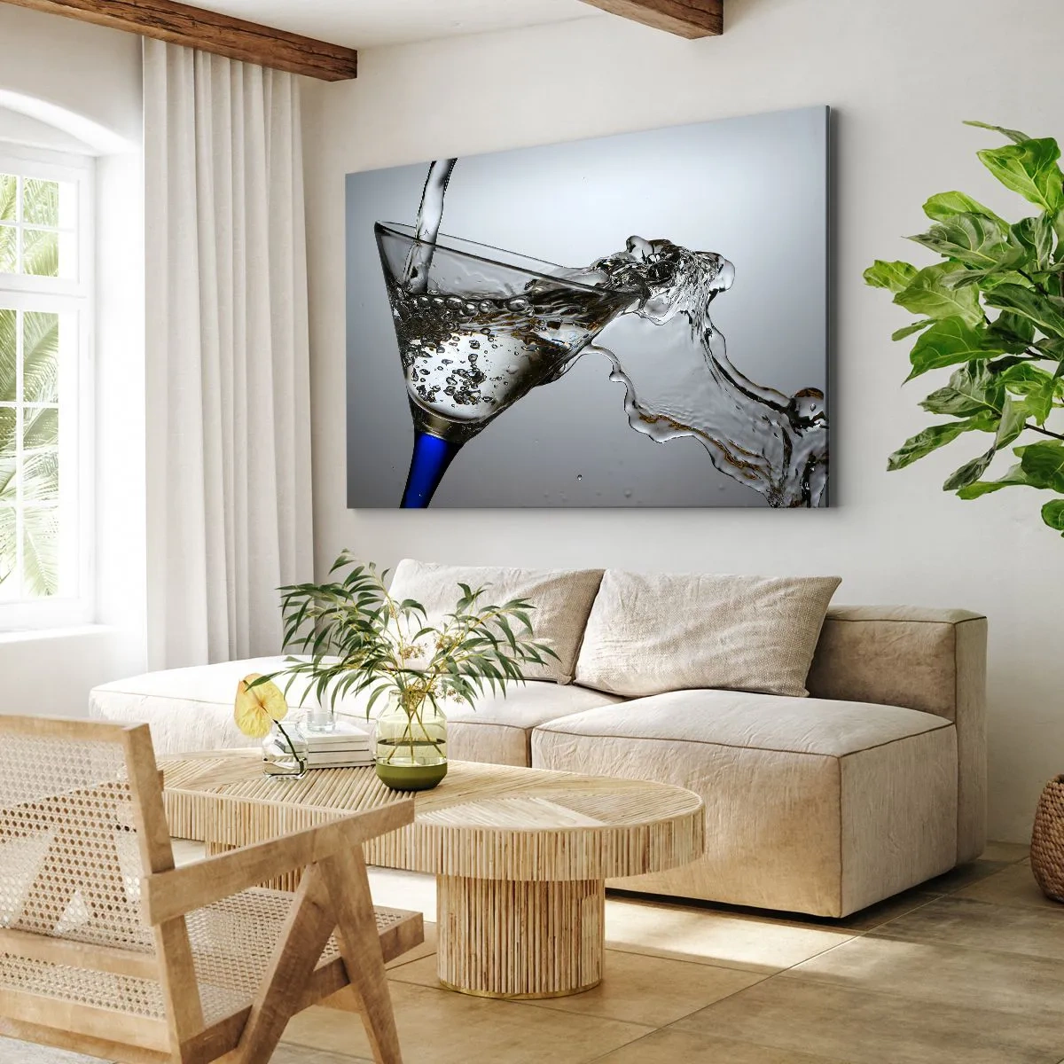 Impression sur toile - Image sur toile - Un verre d'eau en mouvement sur un fond clair - 120x80cm - Eau cristalline dans un verre cristal - Décoration murale moderne pour le salon et la chambre ARTTOR