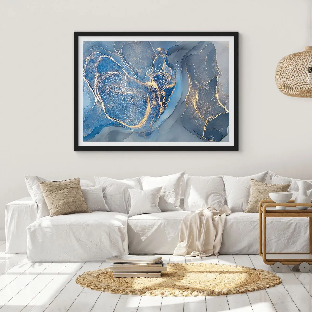 Affiche dans un cadre noir - Poster - Motifs bleus abstraits avec des accents dorés - 70x50cm - Poussière d'or - Décoration murale moderne pour le salon et la chambre ARTTOR