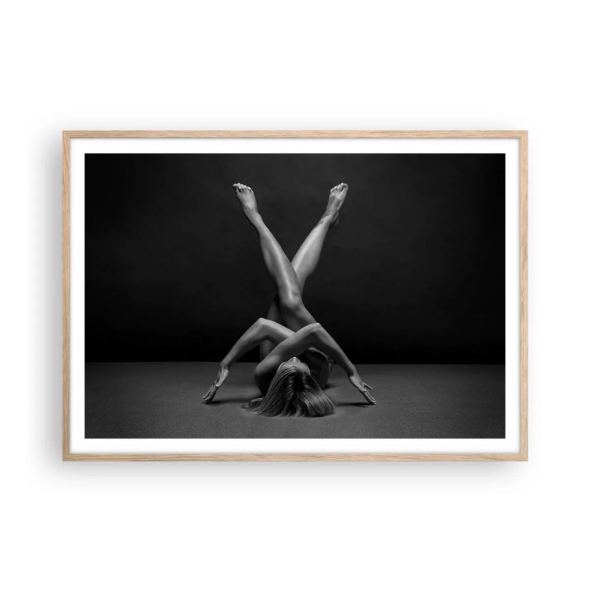 Affiche dans un chêne clair - Poster - Géométrie de la nudité - 100x70 cm