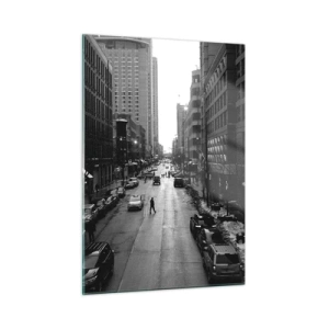 Impression sur verre - Image sur verre - Une rue en noir et blanc avec un passant parmi des bâtiments modernes - 50x70cm - Un autre jour comme tous les autres jours - Décoration murale moderne pour le salon et la chambre ARTTOR