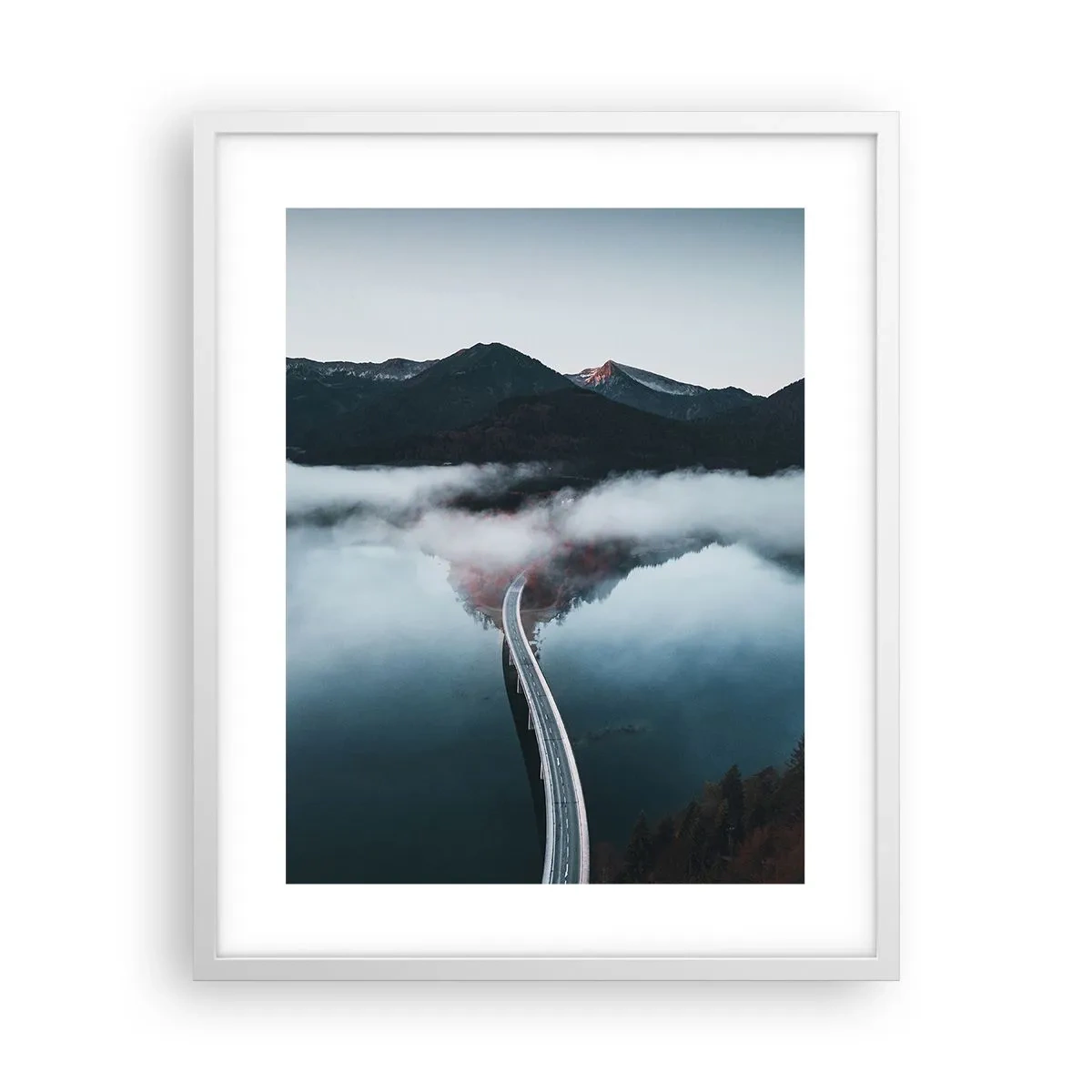 Affiche dans un cadre blanc - Poster - Sur une eau aussi lisse qu'un miroir - 40x50 cm