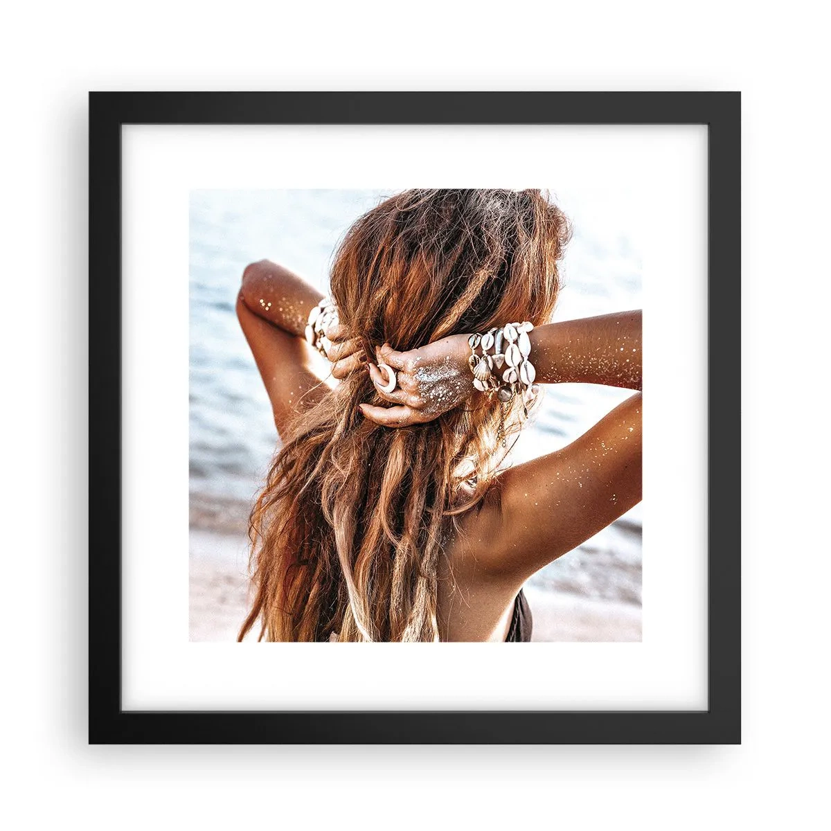 Affiche dans un cadre noir - Poster - La soeur de l'eau et du soleil - 30x30 cm