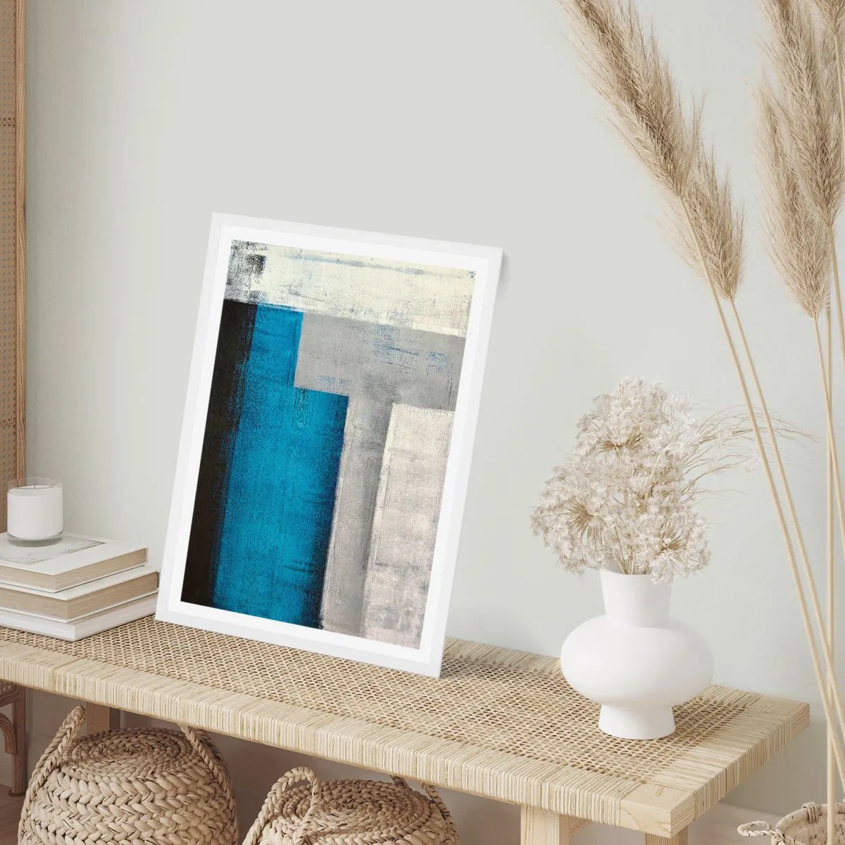 Affiche dans un cadre blanc - Poster - Une composition poétique de gris et de bleu - 50x70 cm