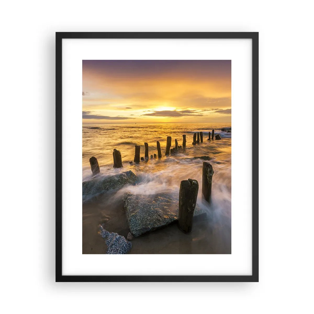 Affiche dans un cadre noir - Poster - La beauté brute de la mer Baltique - 40x50 cm