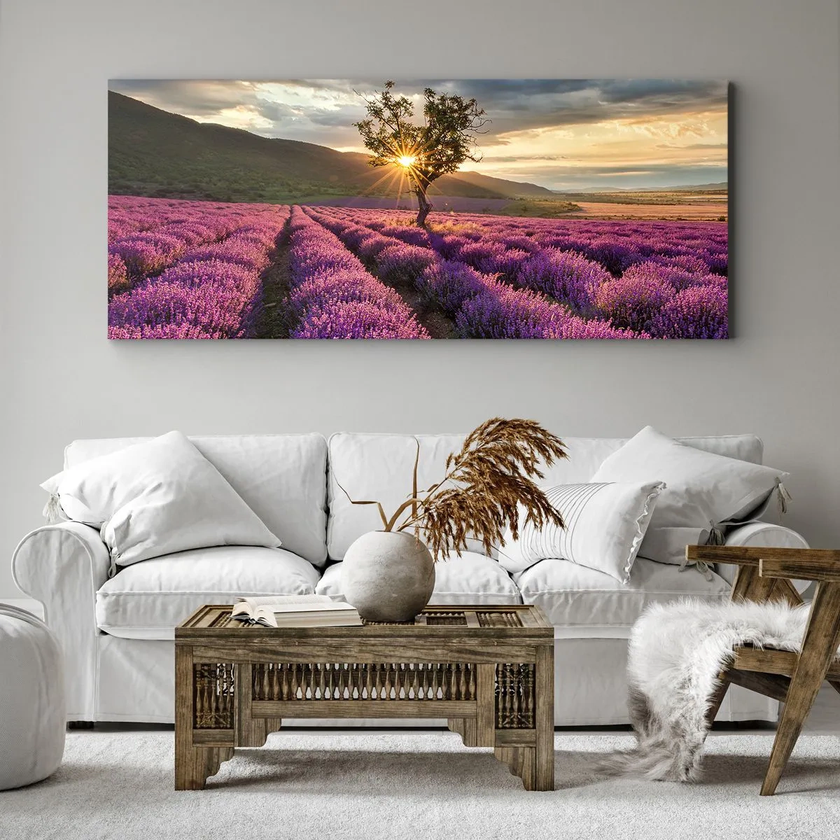 Impression sur toile - Image sur toile - Un champ de lavande avec un arbre solitaire au coucher du soleil - 120x50cm - Arôme de couleur lilas - Décoration murale moderne pour le salon et la chambre ARTTOR