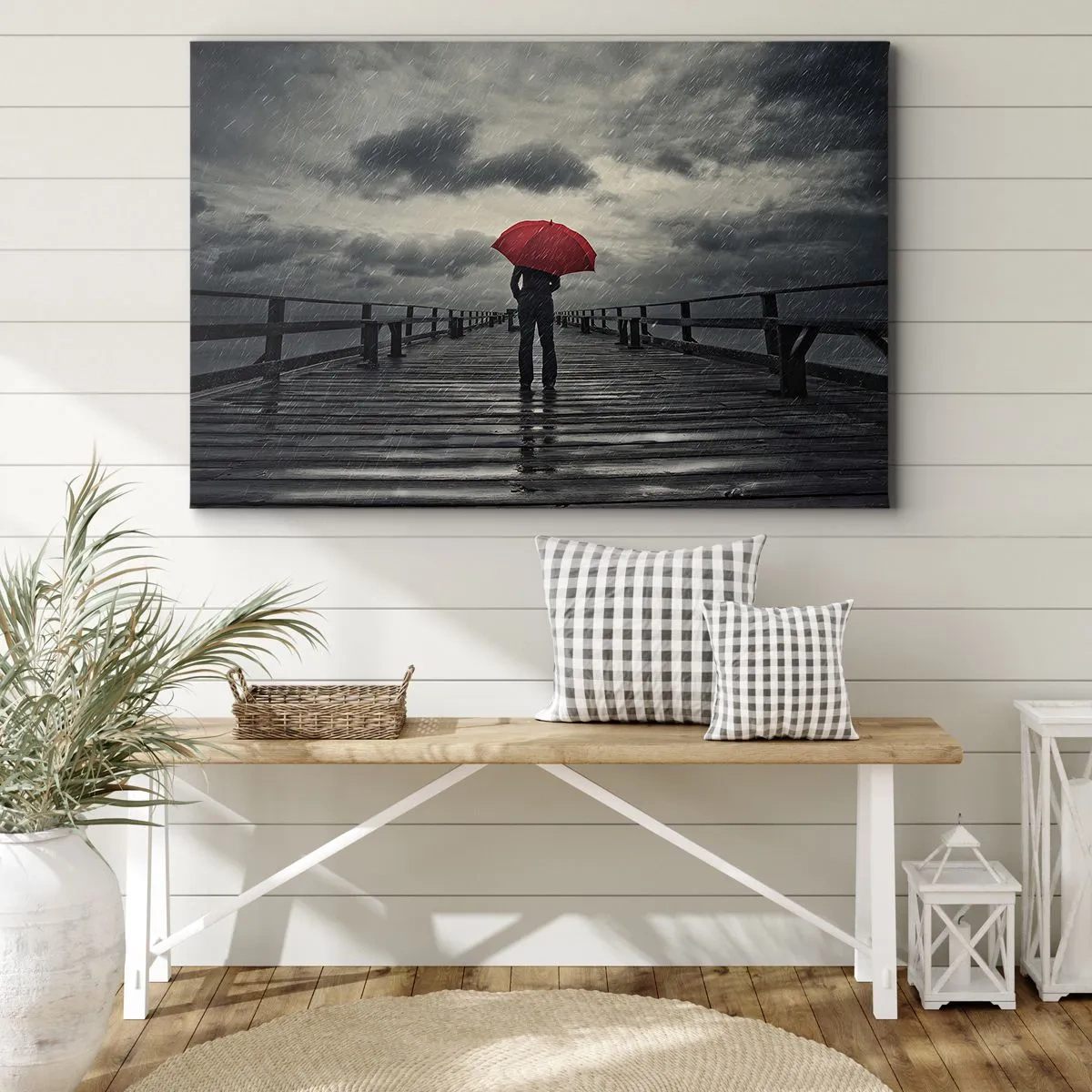 Impression sur toile - Image sur toile - Une personne avec un parapluie rouge sur une jetée pluvieuse - 120x80cm - Peu importe qu'il pleuve - Décoration murale moderne pour le salon et la chambre ARTTOR