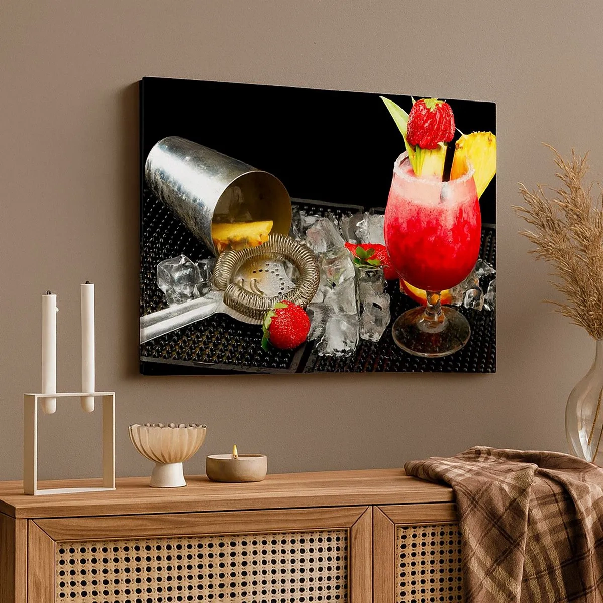 Impression sur toile - Image sur toile - Un cocktail coloré avec des fraises, de la glace et de l'ananas - 70x50cm - Envouter le goût - Décoration murale moderne pour le salon et la chambre ARTTOR