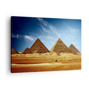Impression sur toile - Image sur toile - Les pyramides de Gizeh contre un ciel bleu et un paysage désertique - 70x50cm - 40 siècles vous regardent - Décoration murale moderne pour le salon et la chambre ARTTOR