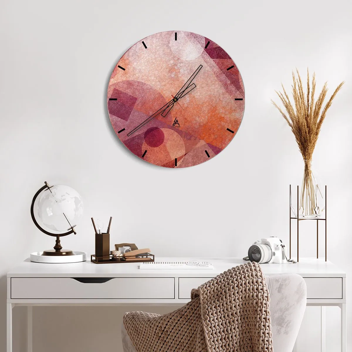 Horloge murale - Pendule murale - Motifs géométriques dans les tons de rose et d'orange - 30x30cm - Transformations géométriques en rose - Décoration murale moderne pour le salon, la cuisine et la chambre ARTTOR