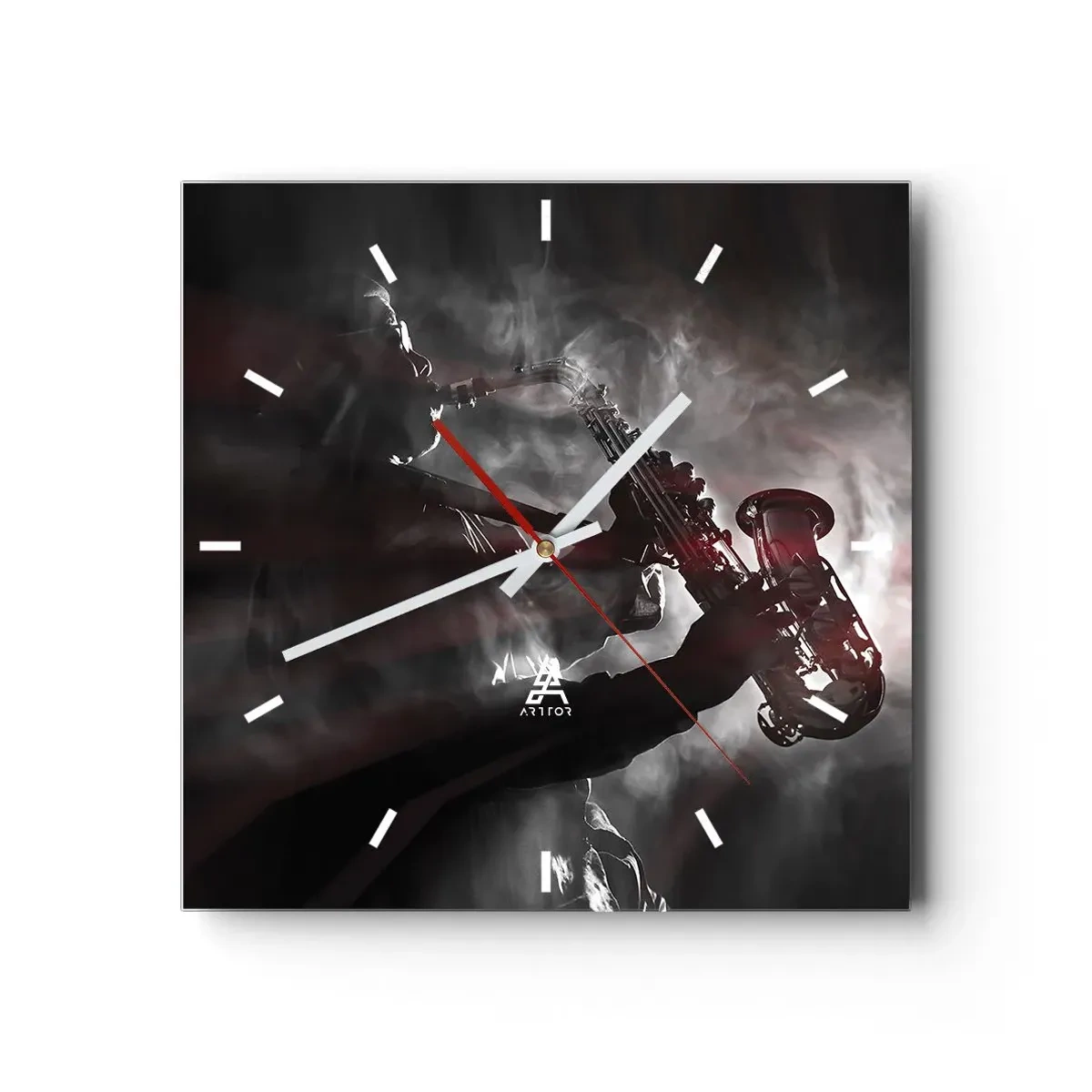 Horloge murale - Pendule murale - Saxophoniste en fumée sur scène en noir et rouge atmosphérique - 30x30cm - Dans les brumes du jazz - Décoration murale moderne pour le salon et la chambre ARTTOR