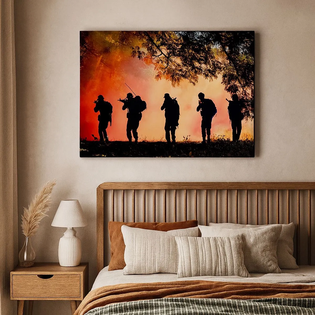 Impression sur toile - Image sur toile - Silhouettes de soldats dans la forêt contre le ciel orange - 70x50cm - … Tous pour un. - Décoration murale moderne pour le salon et la chambre ARTTOR