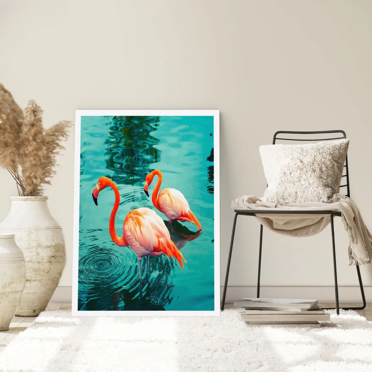 Affiche - Poster - Deux flamants roses sur fond d'eau calme - 50x70cm - Nous sommes à la mode maintenant - Décoration murale moderne pour le salon et la chambre ARTTOR