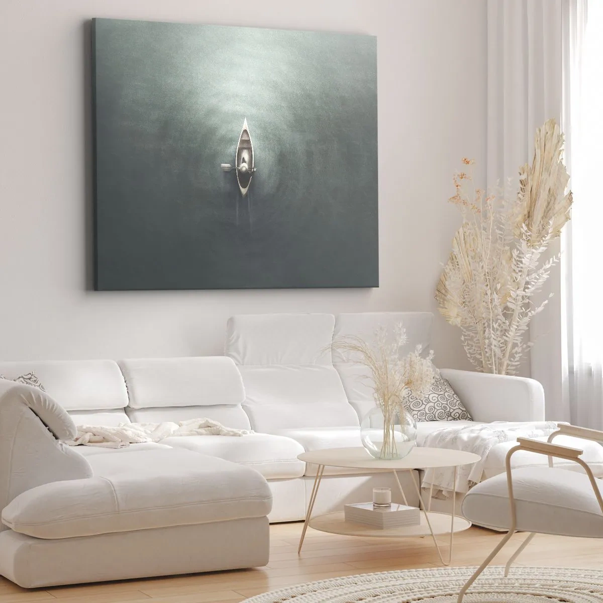 Impression sur toile - Image sur toile - Un bateau solitaire sur une eau calme dans un décor minimaliste - 70x50cm - À travers le lac de la lune - Décoration murale moderne pour le salon et la chambre ARTTOR