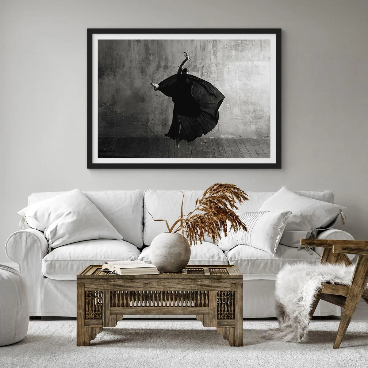 Affiche dans un cadre noir - Poster - Silhouette noire et blanche d'une danseuse en mouvement sur fond de mur - 70x50cm - Pas plein de passion - Décoration murale moderne pour le salon et la chambre ARTTOR