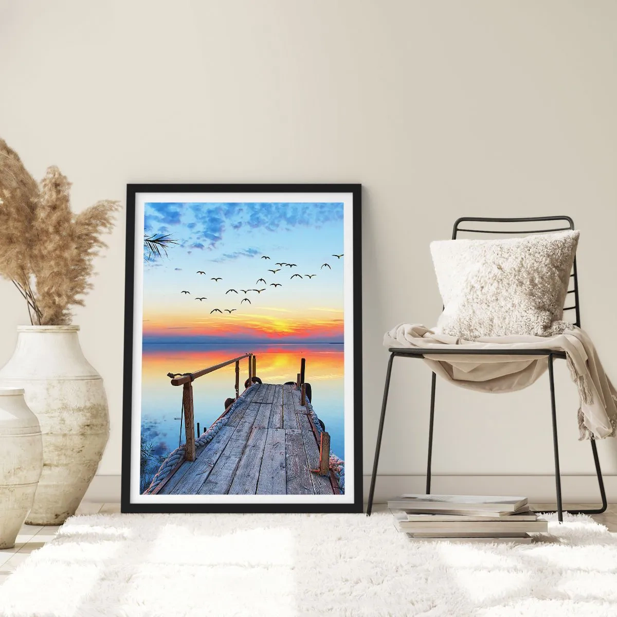 Affiche dans un cadre noir - Poster - Jetée au bord du lac au coucher du soleil - 50x70cm - Il est temps de rentrer... - Décoration murale moderne pour le salon et la chambre ARTTOR