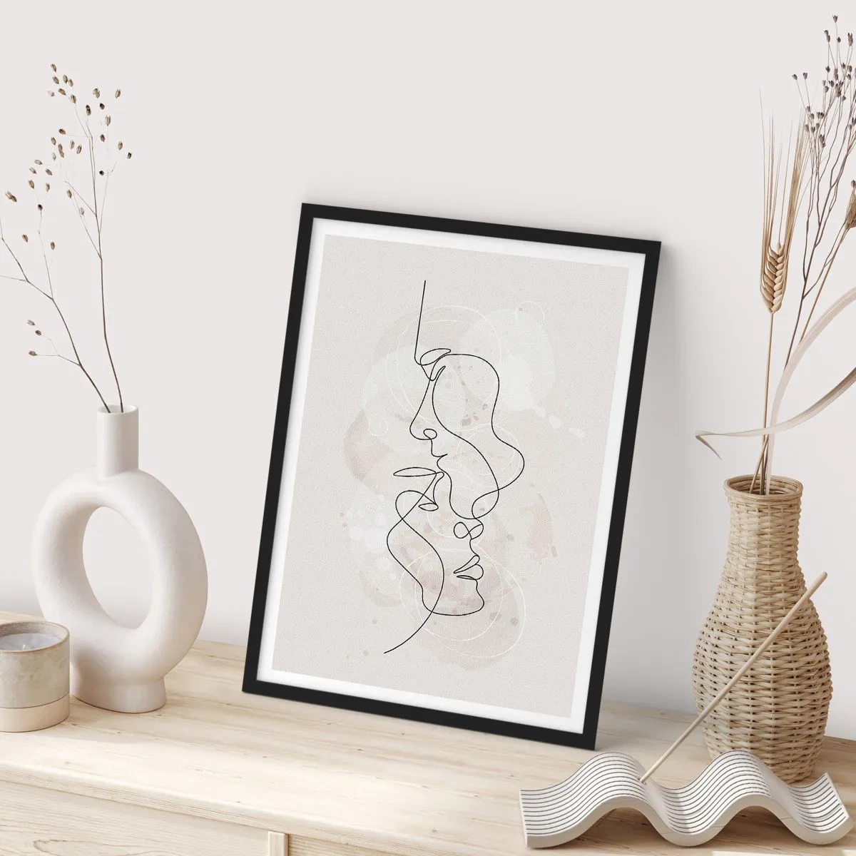 Affiche dans un cadre noir - Poster - Emmêlé dans une étreinte - 61x91 cm