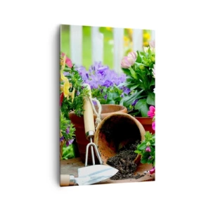 Impression sur toile - Image sur toile - Fleurs colorées dans des pots avec des outils de jardinage sur la table - 80x120cm - Le jardin de Zosia - Décoration murale moderne pour le salon et la chambre ARTTOR