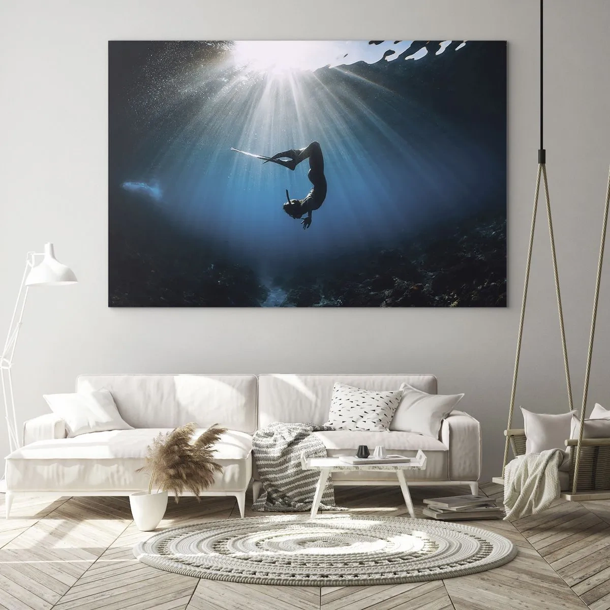 Impression sur verre - Image sur verre - Un plongeur se déplaçant sous l'eau dans les rayons de lumière - 120x80cm - Dans sous-marine - Décoration murale moderne pour le salon et la chambre ARTTOR