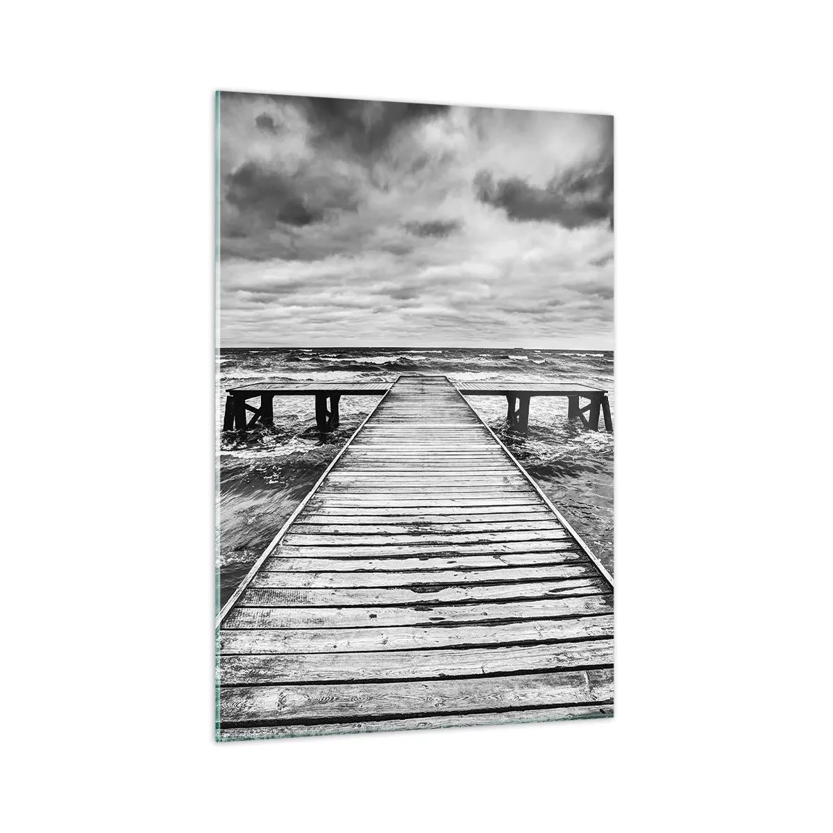 Impression sur verre - Image sur verre - Une vue en noir et blanc d'une jetée en bois sur une mer agitée. - 70x100cm - J'attends que le vent, ça le chassera... - Décoration murale moderne pour le salon et la chambre ARTTOR