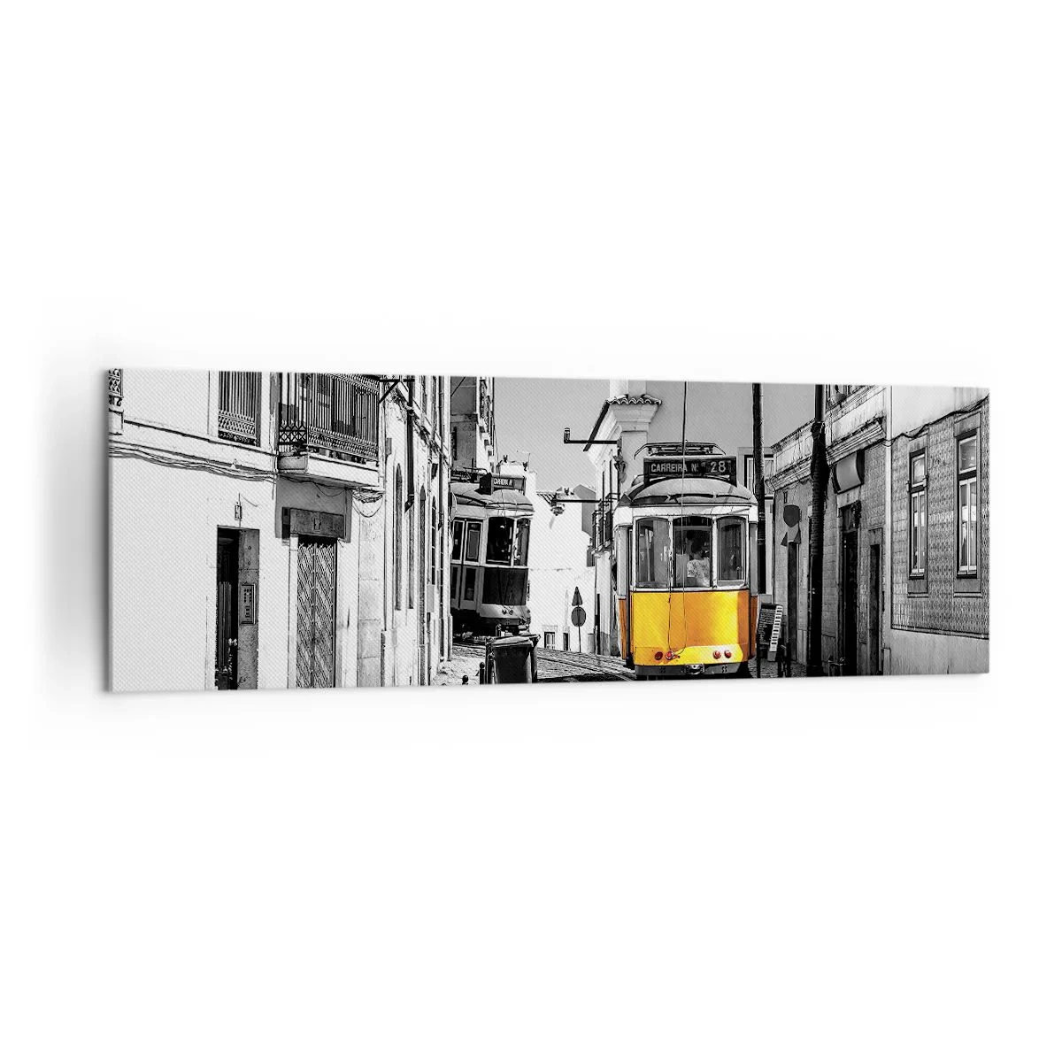 Impression sur toile - Image sur toile - Un tramway jaune dans les rues de Lisbonne dans un décor monochrome - 160x50cm - L'âme de Lisbonne - Décoration murale moderne pour le salon et la chambre ARTTOR