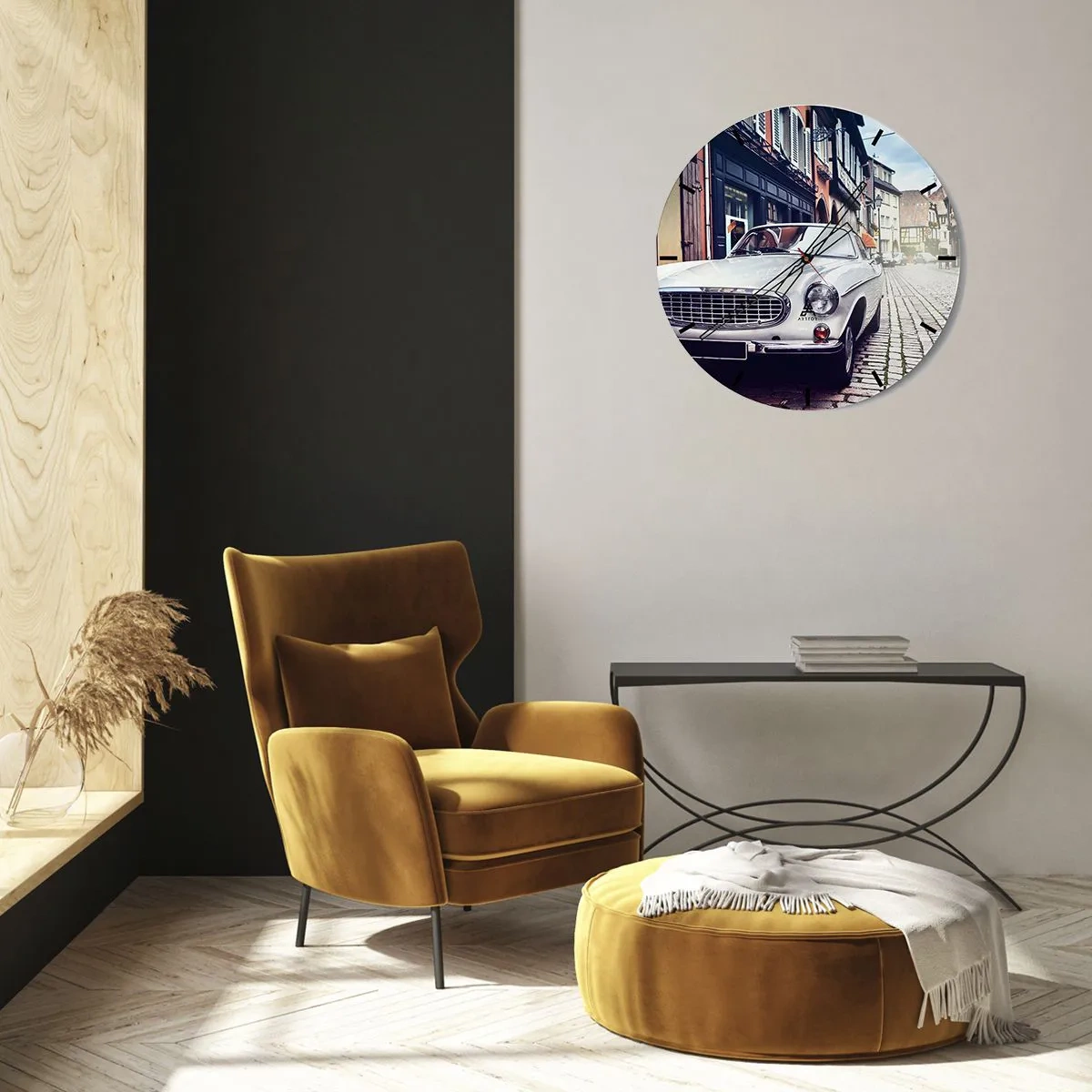 Horloge murale - Pendule murale - Une voiture classique dans une rue pavée entourée de maisons d'habitation - 30x30cm - Le passé est aujourd'hui - Décoration murale moderne pour le salon, la cuisine et la chambre ARTTOR