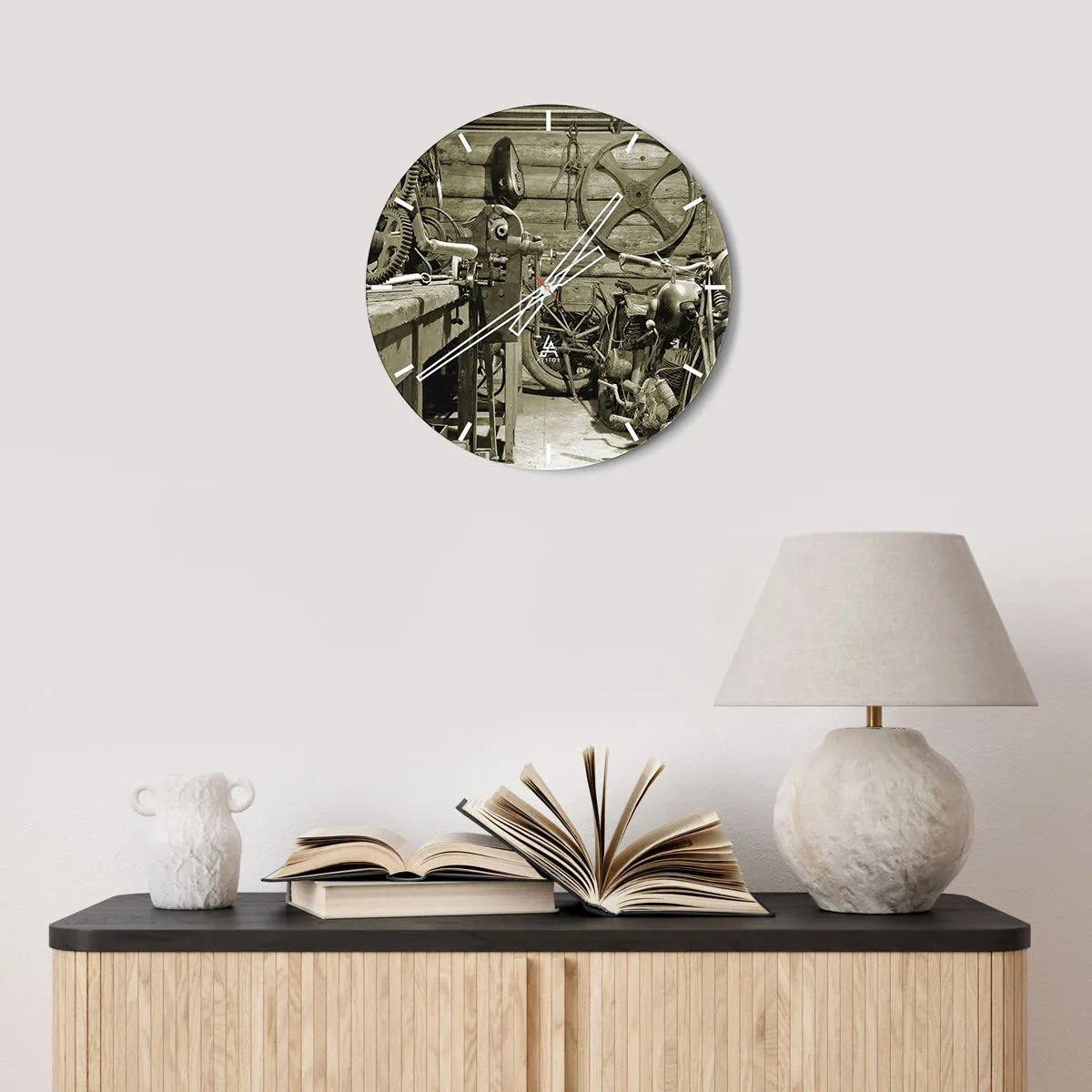 Horloge murale - Pendule murale - Dans le hangar de l'oncle Władek - 30x30 cm