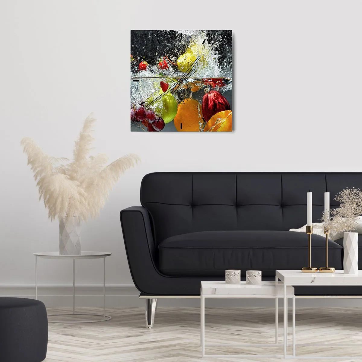 Horloge murale - Pendule murale - Fruits colorés dans l'eau lors d'une immersion dynamique - 30x30cm - Rafraîchissement fruité - Décoration murale moderne pour le salon et la chambre ARTTOR