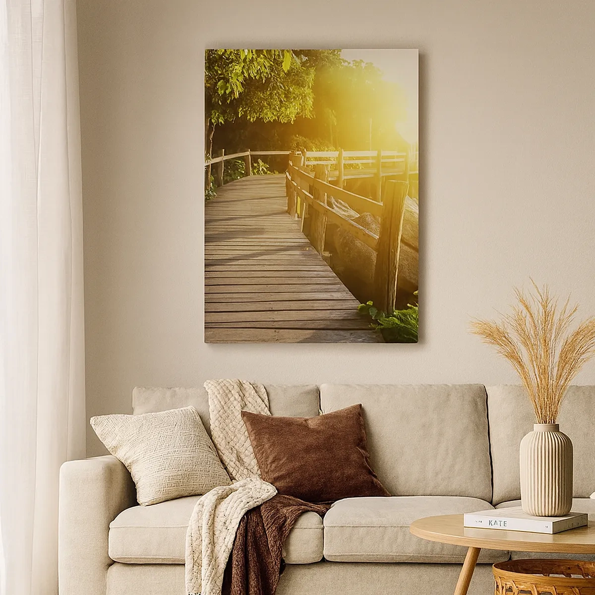 Impression sur toile - Image sur toile - Un pont en bois au milieu de la verdure menant à la mer sous les rayons du soleil - 50x70cm - Un autre tour, un autre miracle - Décoration murale moderne pour le salon et la chambre ARTTOR