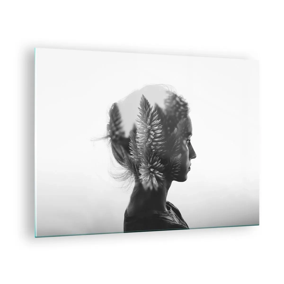 Impression sur verre - Image sur verre - Une femme en noir et blanc avec un motif de forêt de conifères superposé - 70x50cm - Dame de la pinède - Décoration murale moderne pour le salon et la chambre ARTTOR
