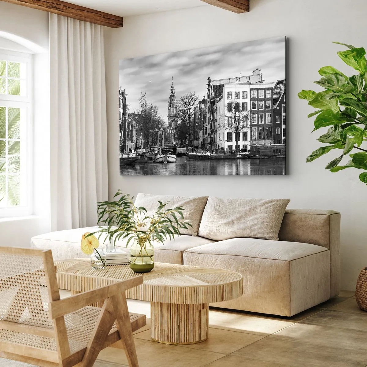 Impression sur toile - Image sur toile - Panorama noir et blanc d'Amsterdam avec canal et bâtiments historiques - 70x50cm - Climat d'Amsterdam - Décoration murale moderne pour le salon et la chambre ARTTOR