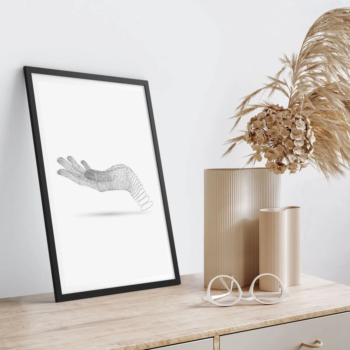 Affiche dans un cadre noir - Poster - La main ressort - 30x40 cm