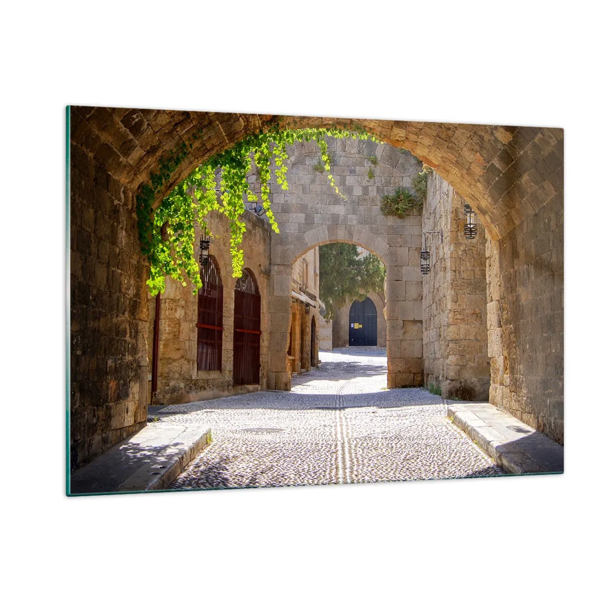 Impression sur verre - Image sur verre - Une rue en pierre avec des arches et des vignes au soleil - 120x80cm - Le cortège apparaîtra bientôt - Décoration murale moderne pour le salon et la chambre ARTTOR