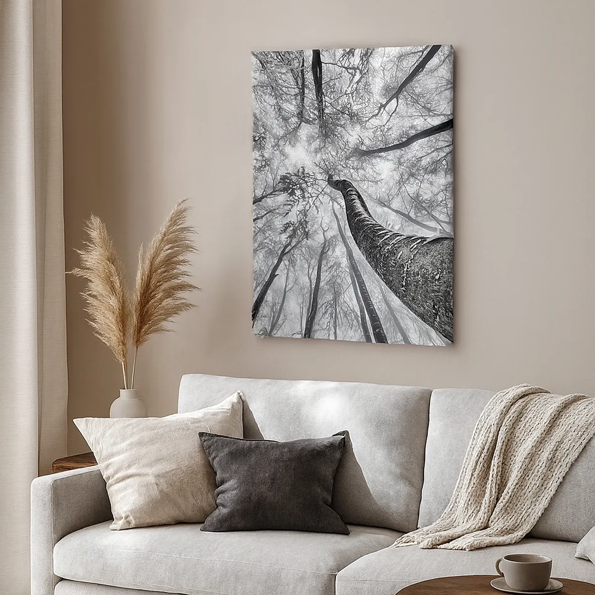 Impression sur toile - Image sur toile - Perspective d'arbres dans une forêt vue d'en bas en nuances de gris - 50x70cm - Course vers la lumière - Décoration murale moderne pour le salon et la chambre ARTTOR